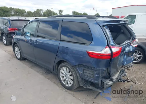 2017 Toyota Sienna Le 7 Passenger z USA, uszkodzony, nr VIN 5TDJZ3DC6HS153538